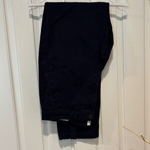 GAP Navy Essential Khaki Pants 33x34